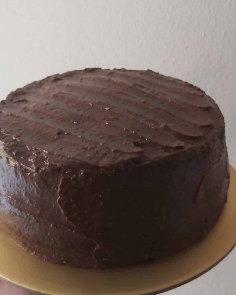 keto, diabetic friendly, gluten-free, sugarless, flourless chocolate cake for birthdays and celebrations